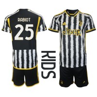 Camiseta Juventus Adrien Rabiot #25 Primera Equipación Replica 2023-24 para niños mangas cortas (+ Pantalones cortos)
